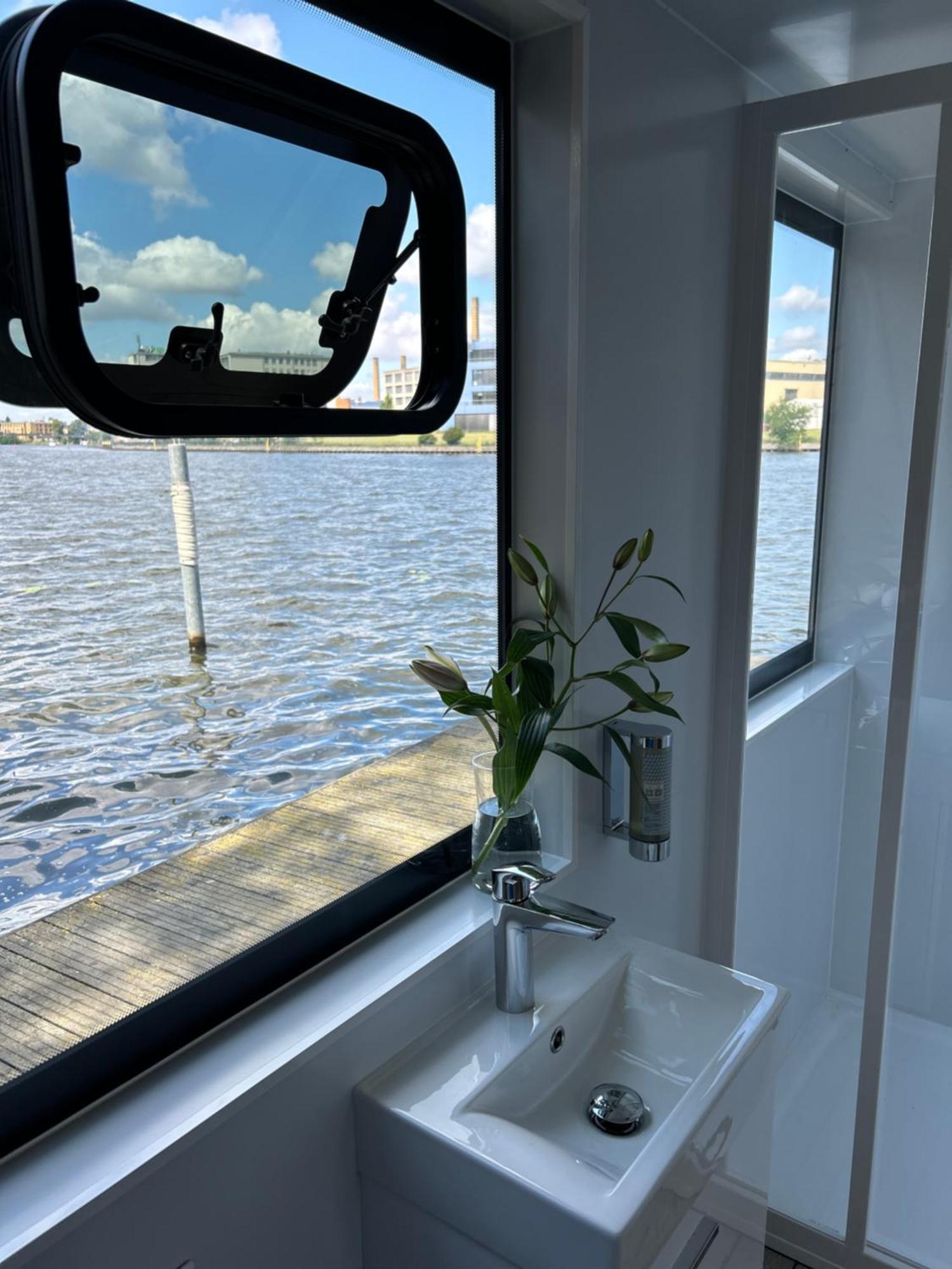 Nena Hausboot * Berlijn